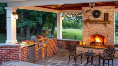 зона барбекю в приватному будинку