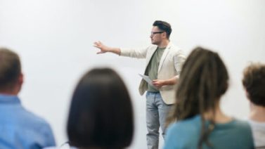 Як виступати перед аудиторією впевнено