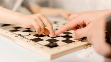 Як грати в шашки
