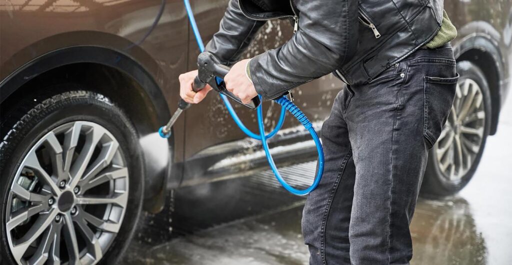 Як мити машину на мийці самообслуговування