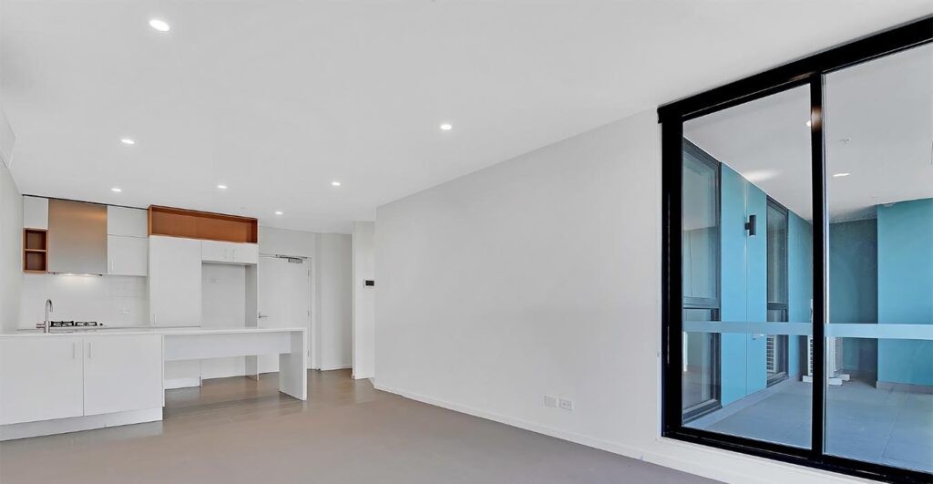 Як помити натяжну стелю